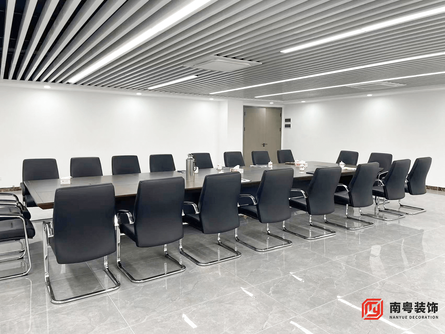 广州市海珠区广一泵业有限公司28900㎡总部办公楼装修会议室实拍图